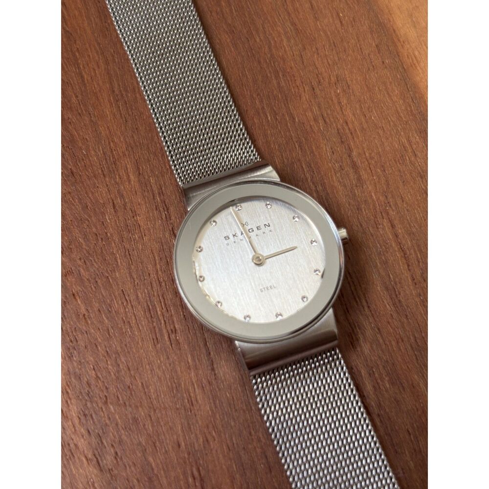 Women's Skagen Silver Stainless Mesh 1" Adjustable Wristwatch - Untested